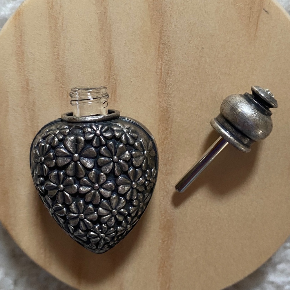 Minature Heart Silvertone Over Glass Perfume Bottle Jeweled Stopper - Picture 10 of 13